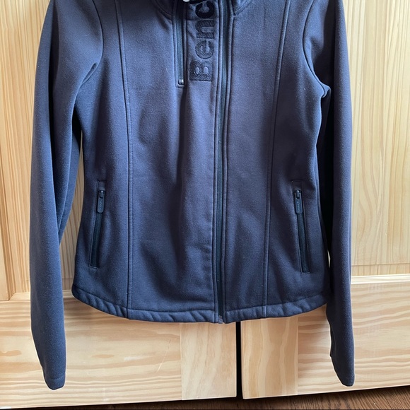 Bench zip up sweater. - Picture 2 of 2